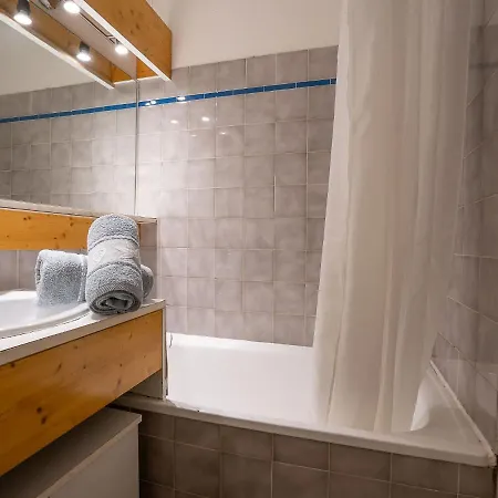 Apartment Balcons D'olympie 305 - A By Interhome